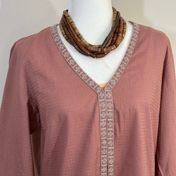 Logo lavish sz sm tunic style top that can be worn open or closed in the front - Picture 2 of 16